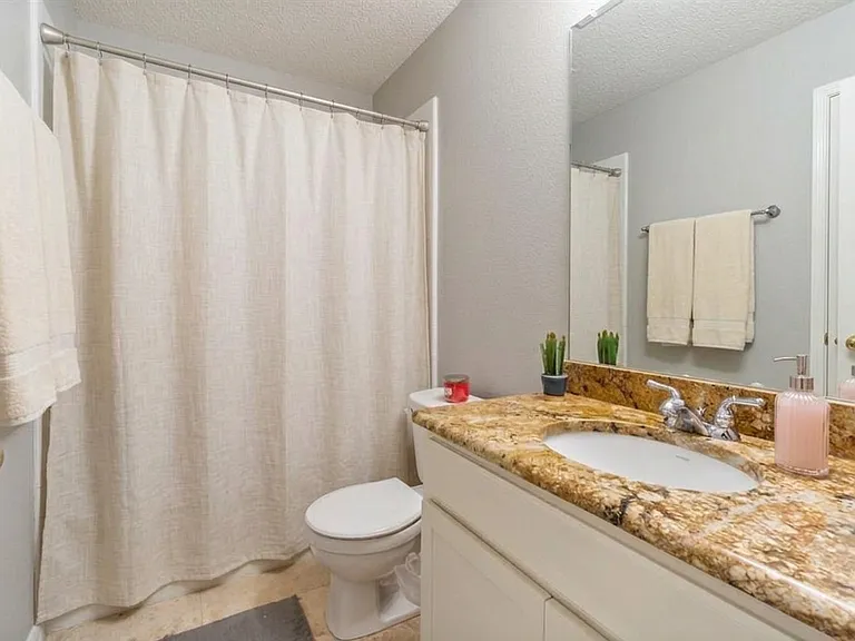 7211 Waterlily Ln — Photo 16