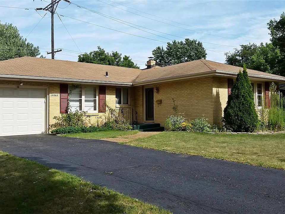 1st image of 2402 Skokie Dr