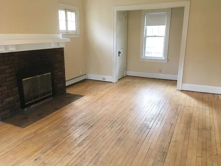 605 E Thomas St — Photo 8