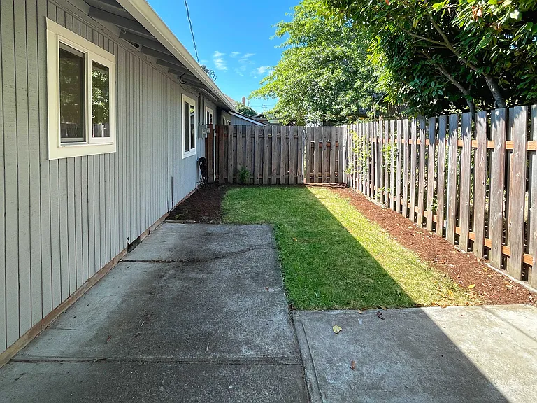 6106 SE Boise St — Photo 55
