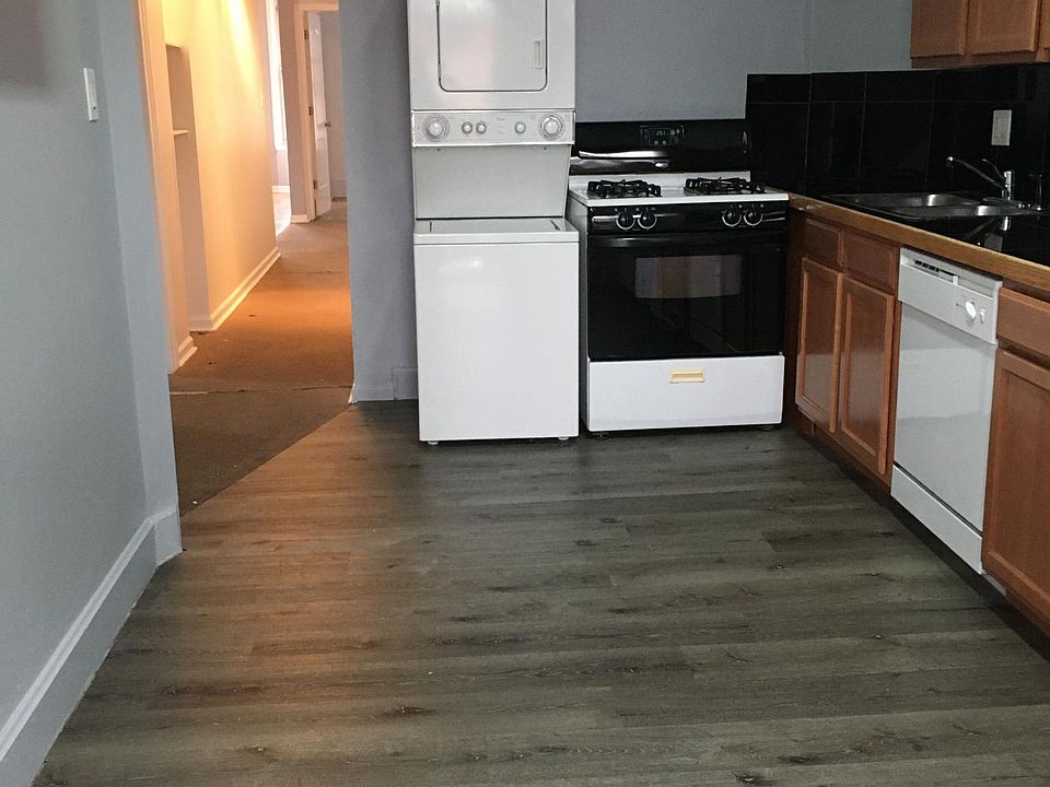 1st image of 2364 N Lincoln Ave #3