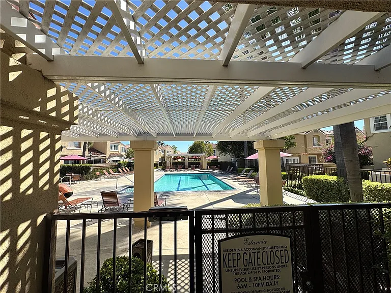 2444 Paseo Circulo — Photo 15