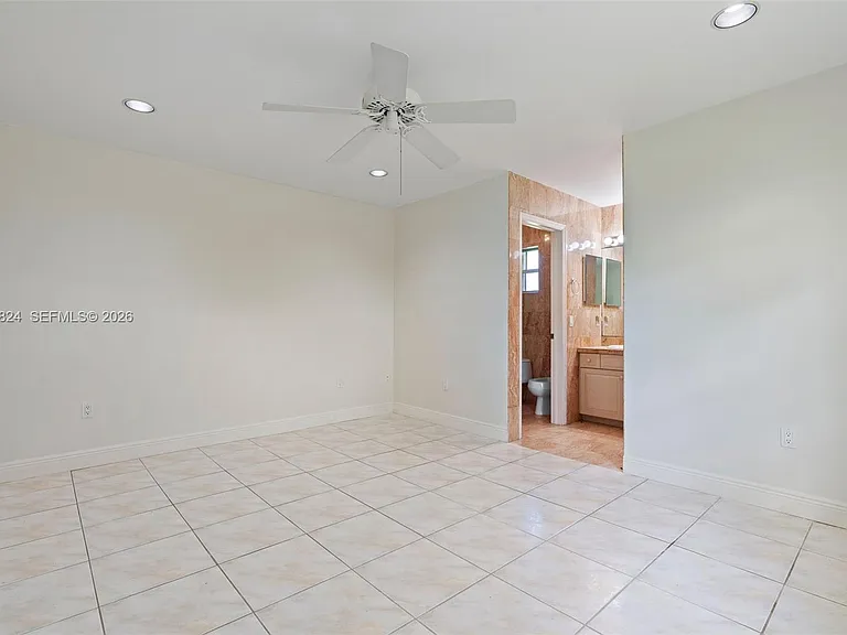 16035 SW 173rd Ave — Photo 15