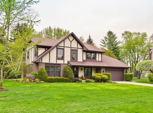 926 Wilshire Dr, Libertyville, IL 60048