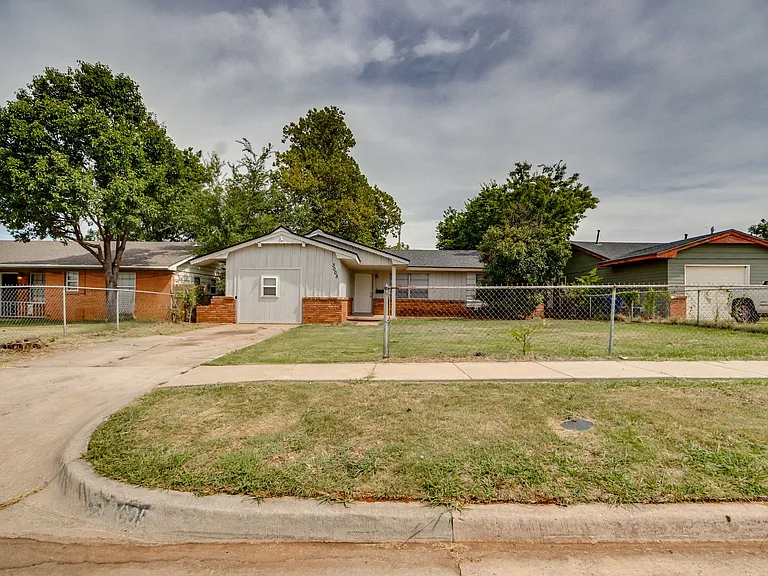 3005 SW 52nd Pl — Photo 43