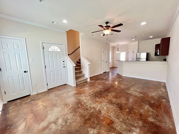 4th image of 622 Meadow Arbor Ln #2