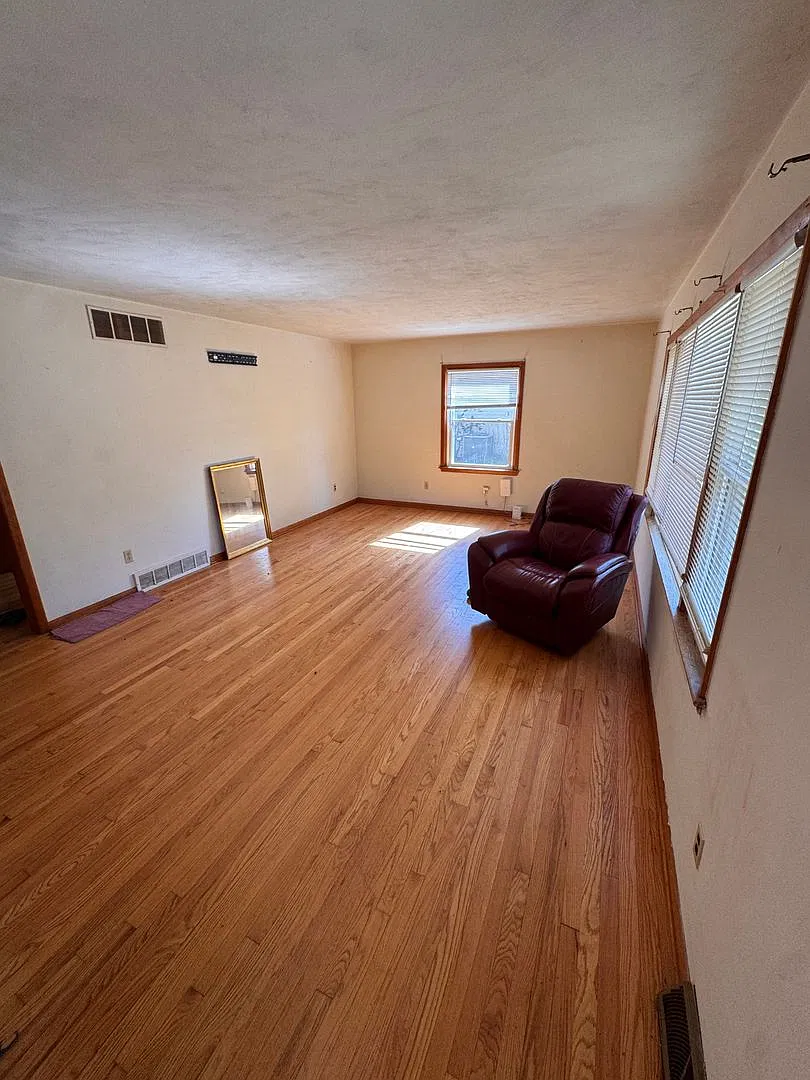 1507 S Nancy St — Photo 4