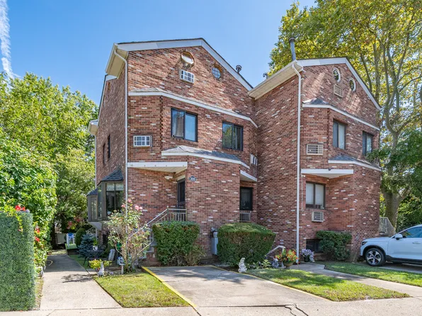 3701 Shore Parkway image 7 of 14