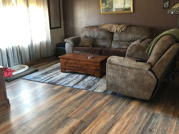Upper level living room.