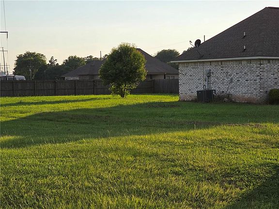 2nd image of 305 Ranch Blvd