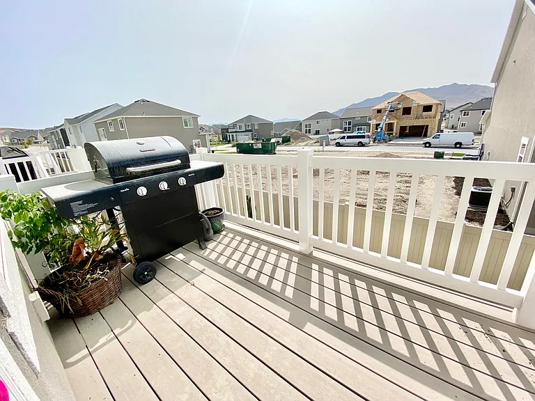 1781 W Newcastle Ln — Photo 24