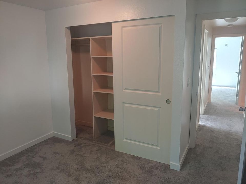 1st image of 14006 NE 181st Pl