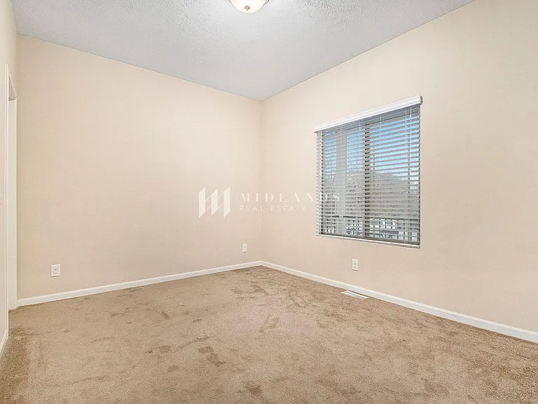 14306 S 20th St — Photo 10