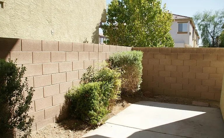 5010 Whispy Breeze Ave — Photo 4