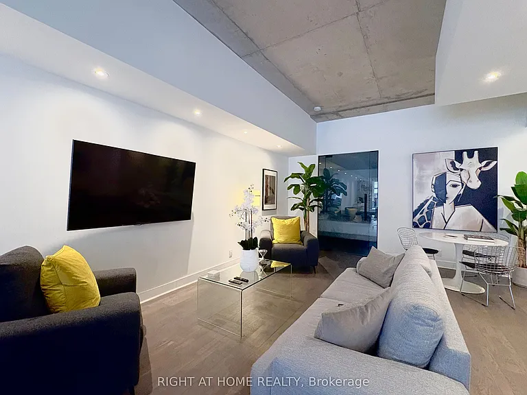 399 Adelaide St W #104 — Photo 21