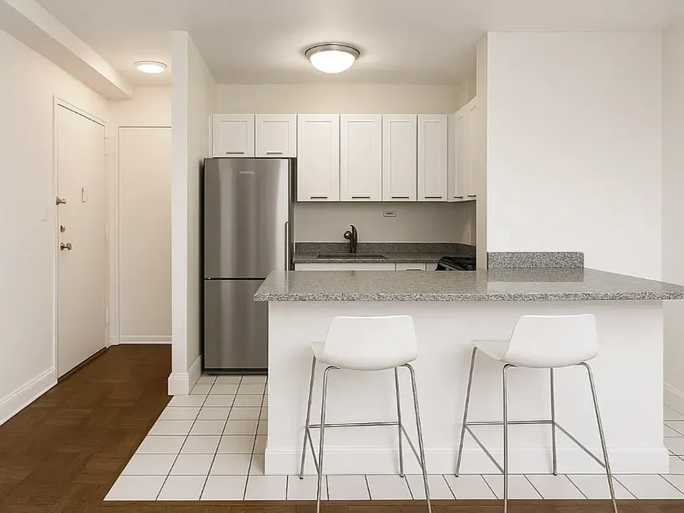 1746 2nd Ave #2O