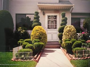 702 Elbe Ave, Staten Island, NY 10304