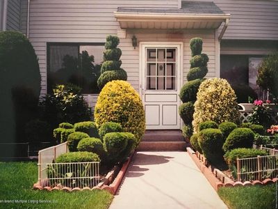 702 Elbe Ave, Staten Island, NY, 10304
