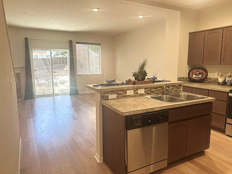 12811 SE 155th Ave — Photo 5