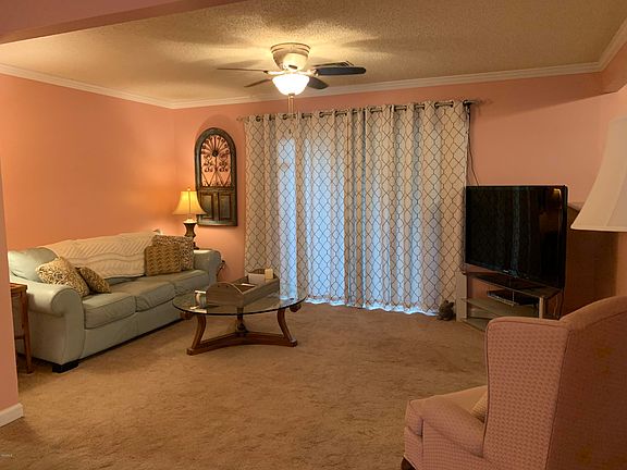 5th image of 109 Jamaica St