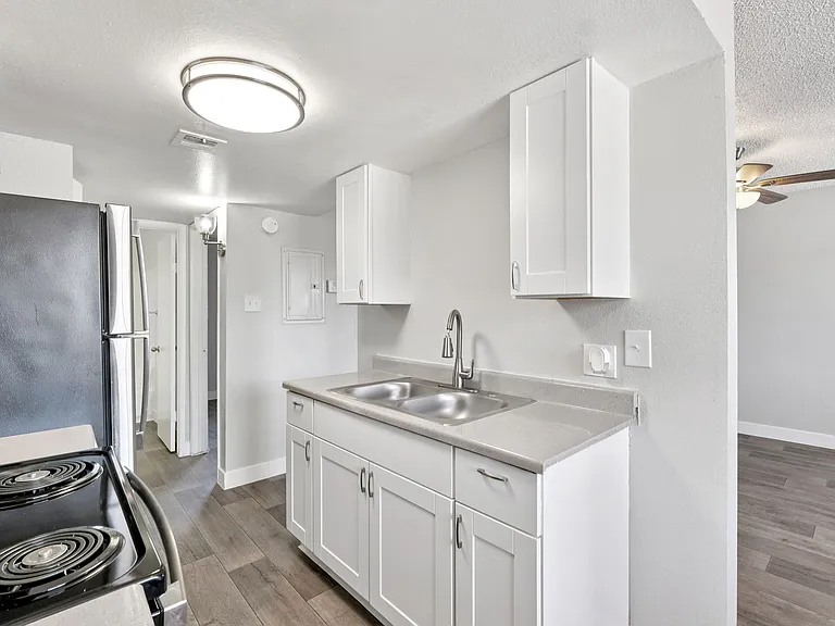 Mariposa Flats — Photo 29