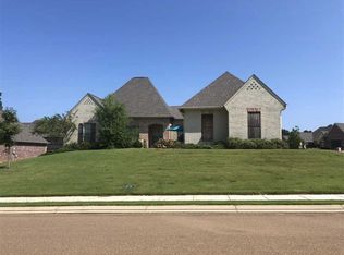 101 Elizabeth Dr, Clinton, MS 39056
