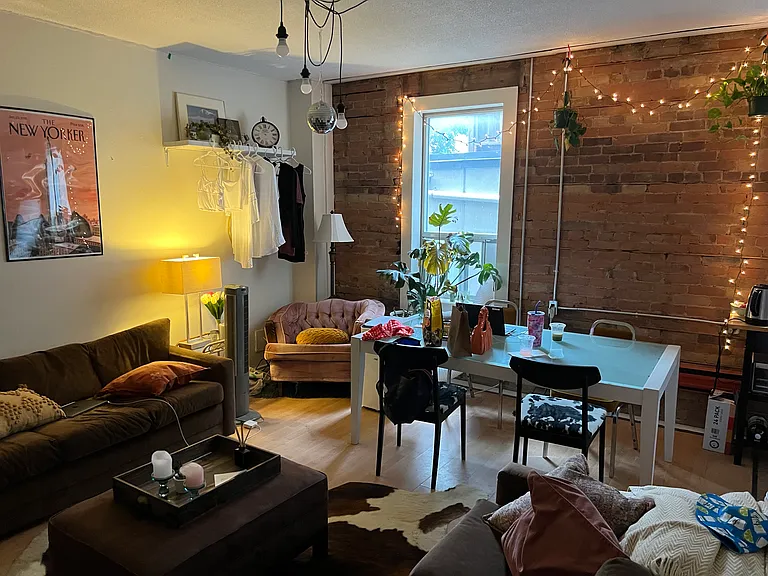 225 Gladstone Ave — Photo 103