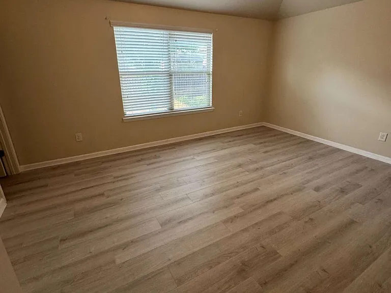 852 Nevis Way — Photo 14