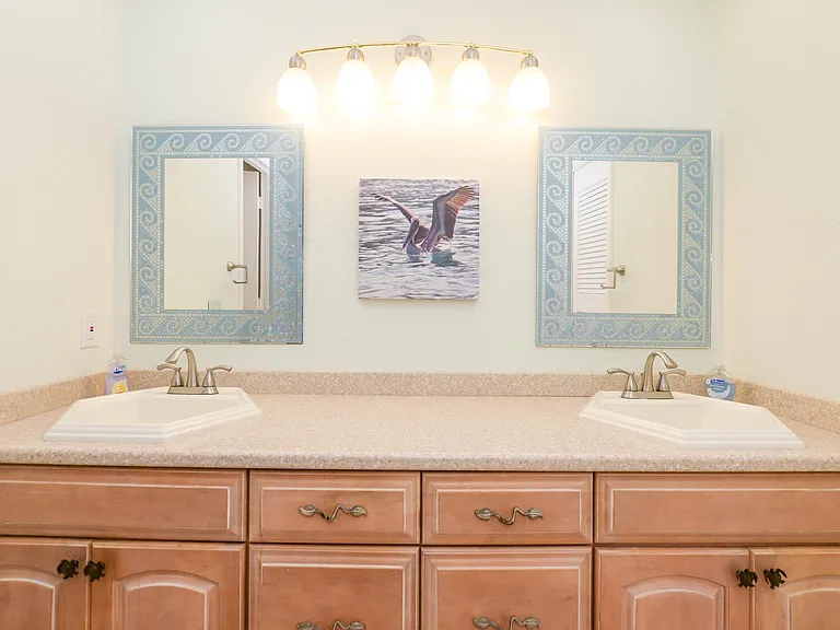 4051 NE Breakwater Dr — Photo 46