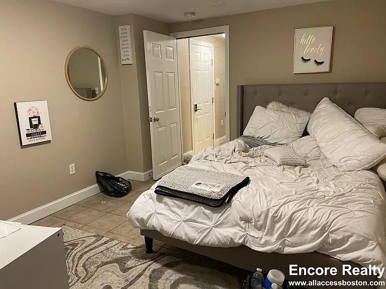 7 Sunset St #3 — Photo 3