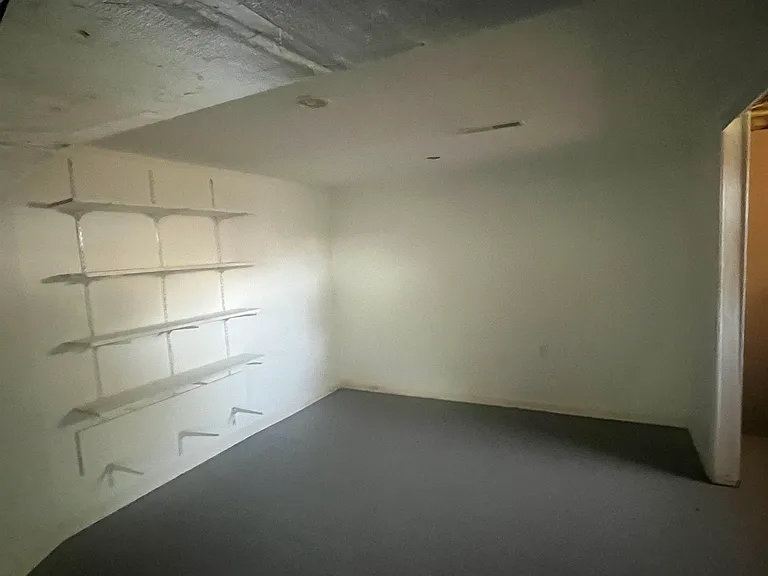 322 Marr St — Photo 17