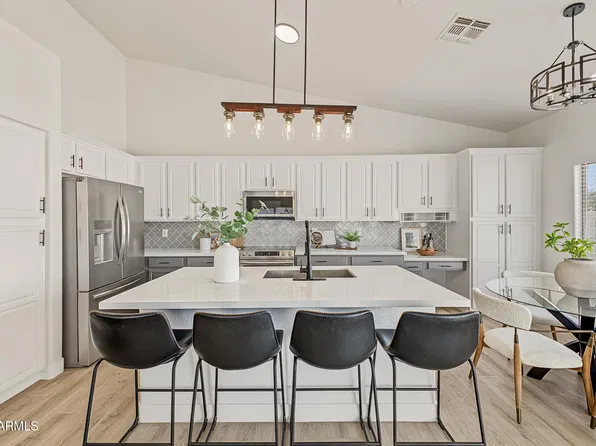 10416 E EDGEWOOD Avenue, Mesa, AZ 85208