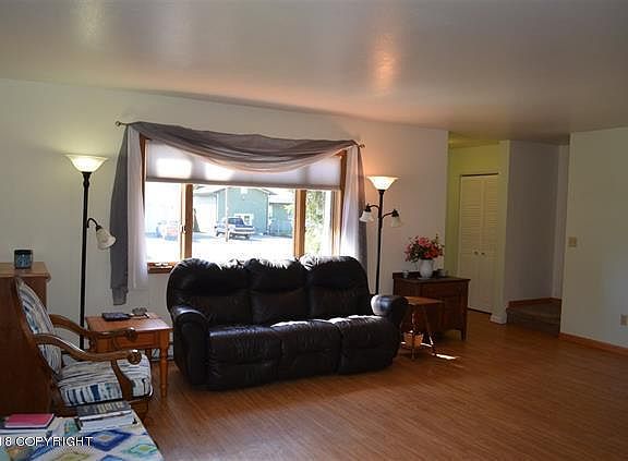 5th image of 324 Glacier Ave