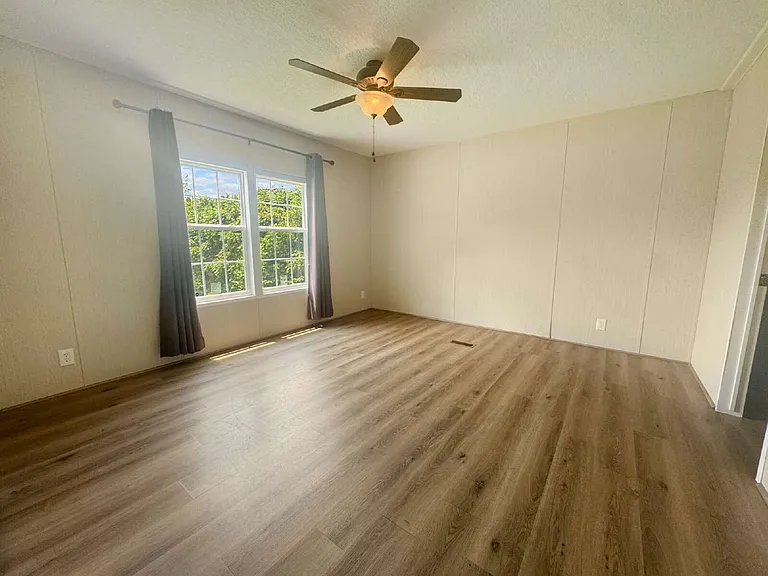 2496 Venture Dr — Photo 12