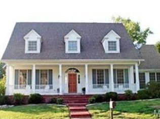 319 Elm Valley Dr, Saint Louis, MO