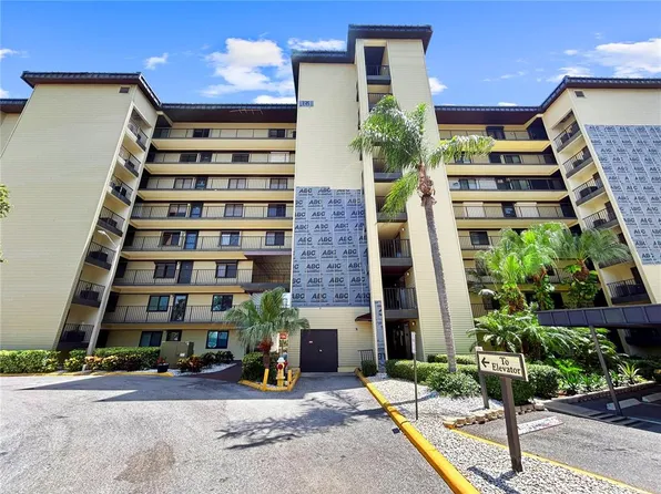 650 Island Way APT 408, Clearwater, FL 33767