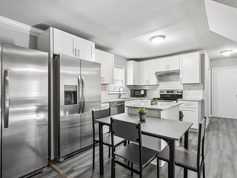 3467 Valley Ridge Ter SW — Photo 3