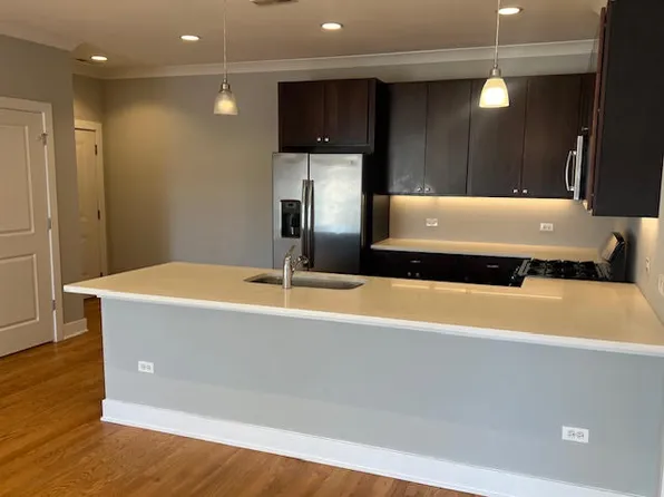 4812 W Montrose Ave Unit 304, Chicago, IL 60641