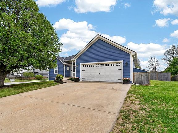 4th image of 409 S Pumpkin Ridge Cir
