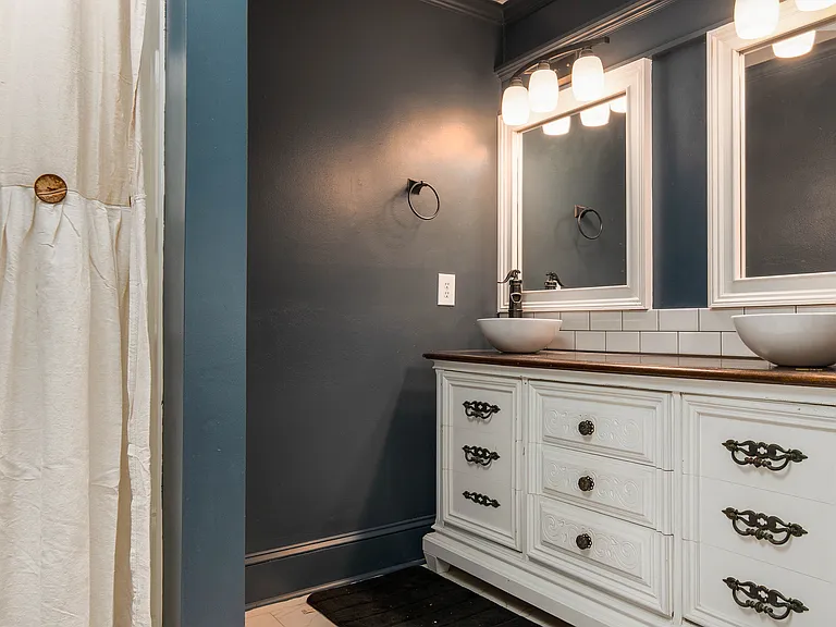 864 Hilton Dr — Photo 12