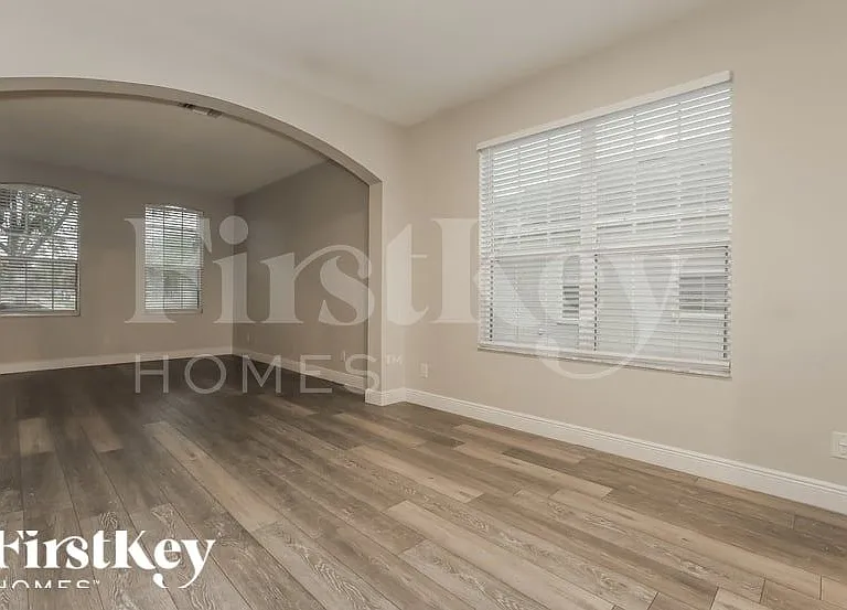 8109 Orange Spring Dr — Photo 2