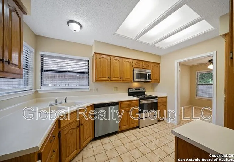 118 Golden Way — Photo 17