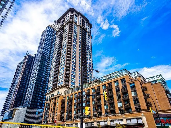 385 Prince Of Wales Dr #401, Mississauga, ON L5B 0C6