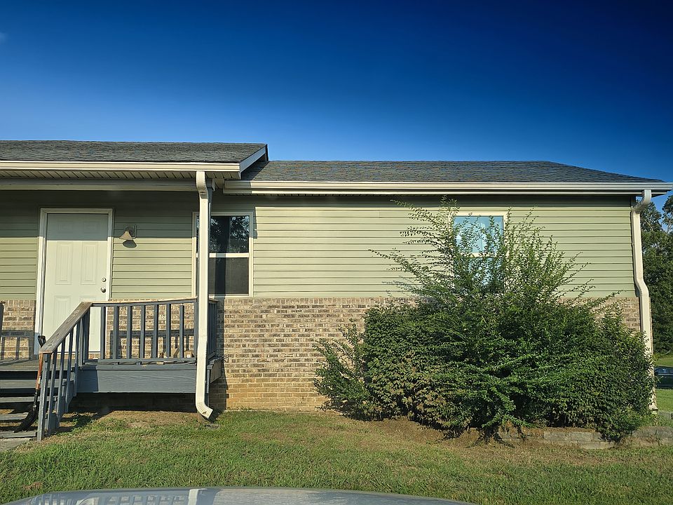 2nd image of 904 Hillwood Dr APT A