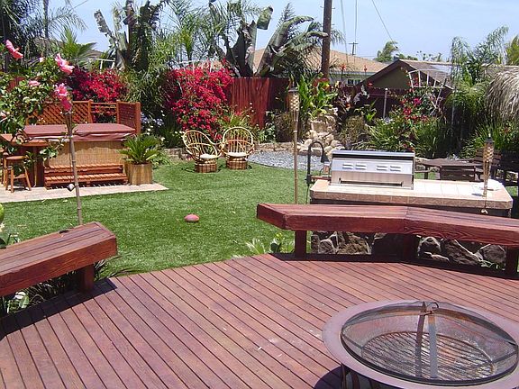 FieldTurf, redwood deck, built in BBQ, 8 person spa, waterfa