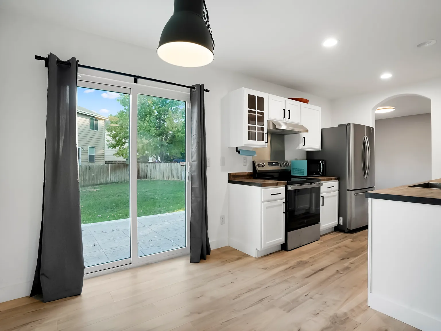 4337 W Kenyon Ave — Photo 4