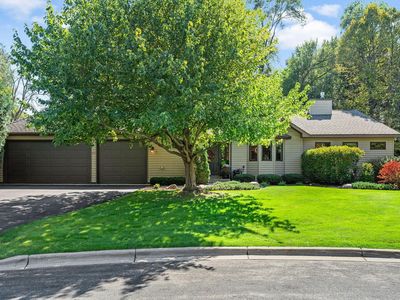 912 Crown Ct, Mendota Heights, MN, 55118