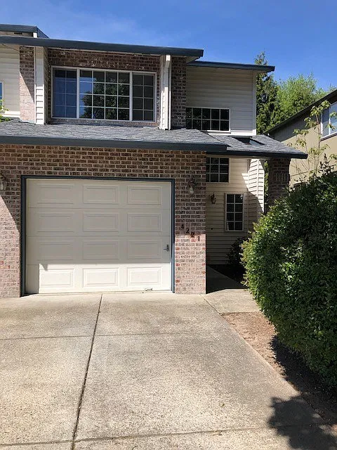 4221 Oak Street ~ Incredible Townhome — Photo 1