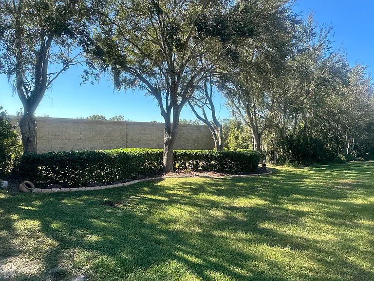 715 Hudson Ln — Photo 14