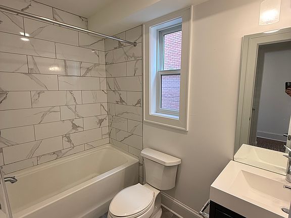 4th image of 75 Coles St APT 2
